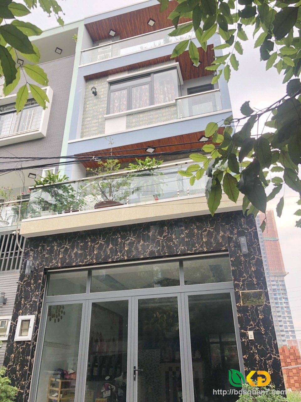 Bán nhà đẹp 2 lầu khu dân cư Hoàn Cầu phường Tân Thuận Tây Quận 7